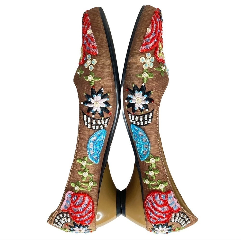 Brown Silk Beaded/Embroidered Kitten Heel Pumps - Picture 7 of 10